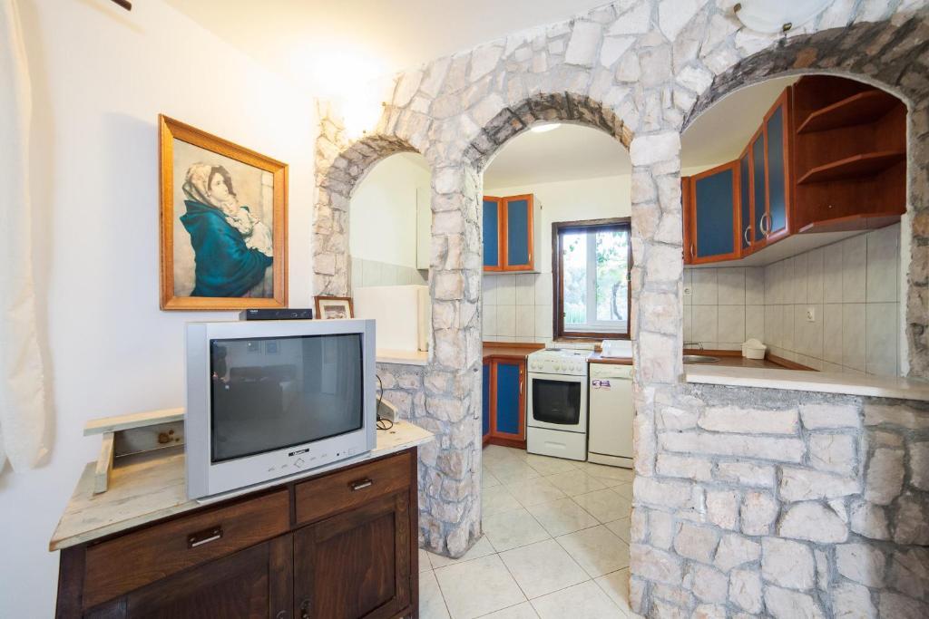 Apartments Dalmatinska Kuća Milna  Rum bild