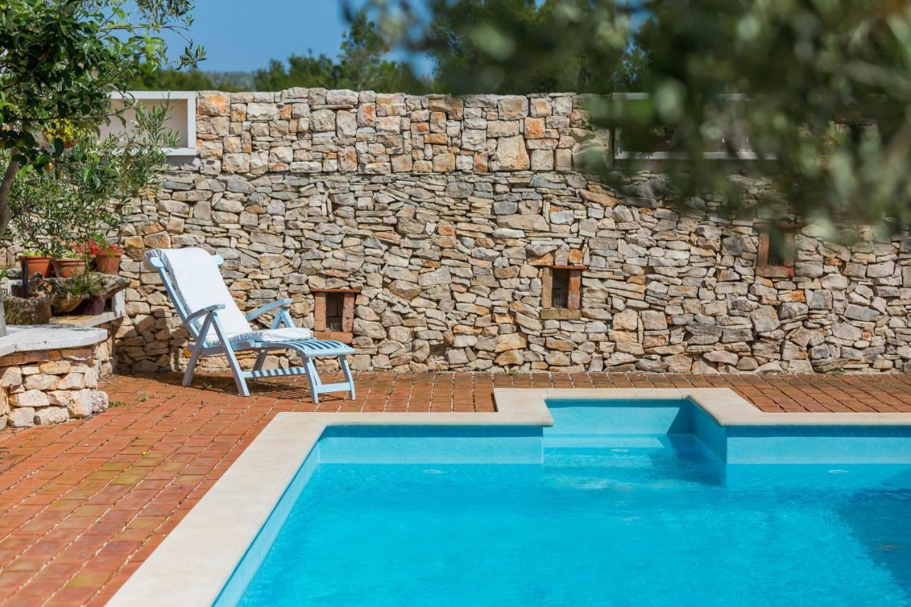 Apartments Dalmatinska Kuća Milna  Exteriör bild