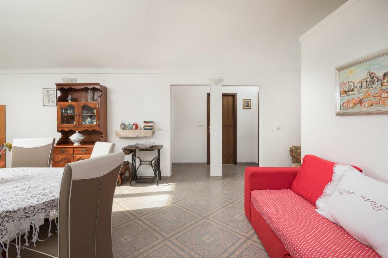 Apartments Dalmatinska Kuća Milna  Exteriör bild